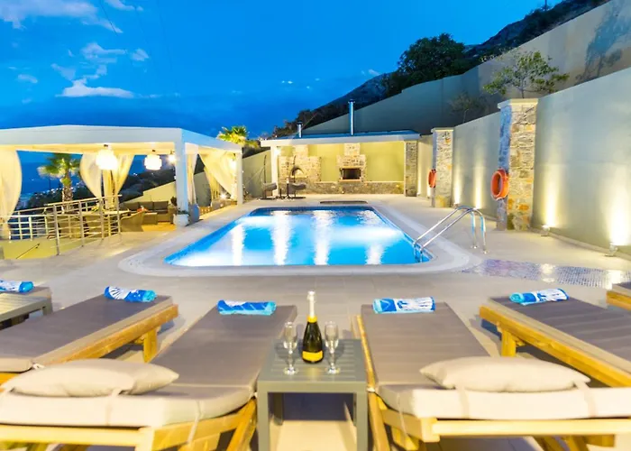 Royal Hill Villa - Private Pool - Sleeps 8