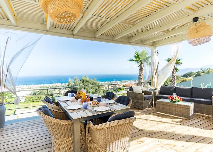 Royal Hill Villa - Private Pool - Sleeps 8