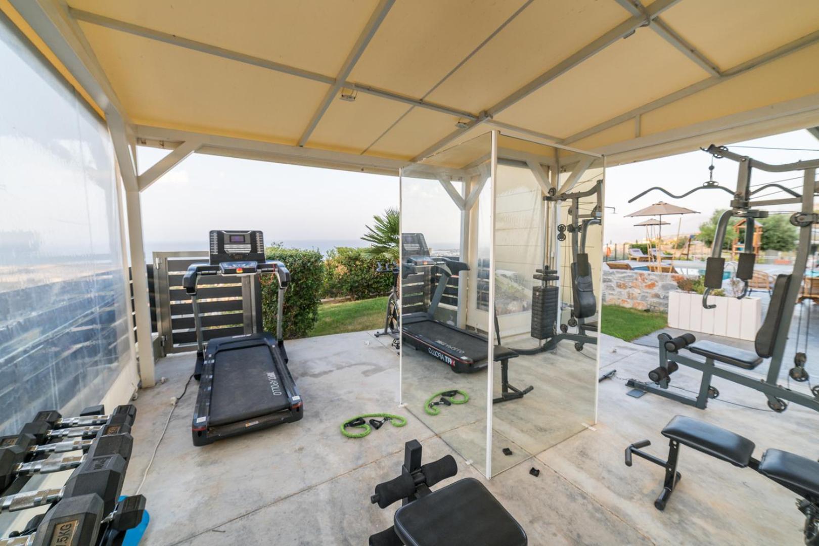 Royal Hill - Private Pool - Sleeps 8