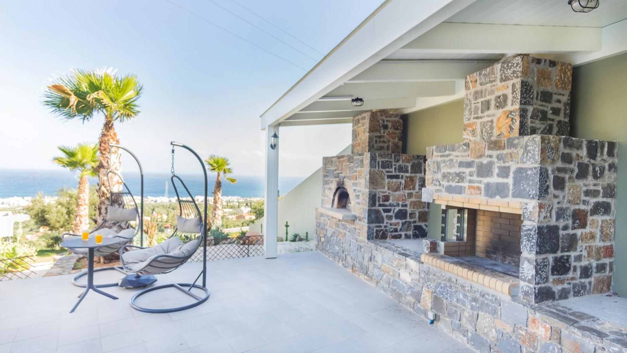 Royal Hill - Private Pool - Sleeps 8 Villa